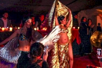 agafay-diner-spectacle-just-marrakech-danseuse-orientale